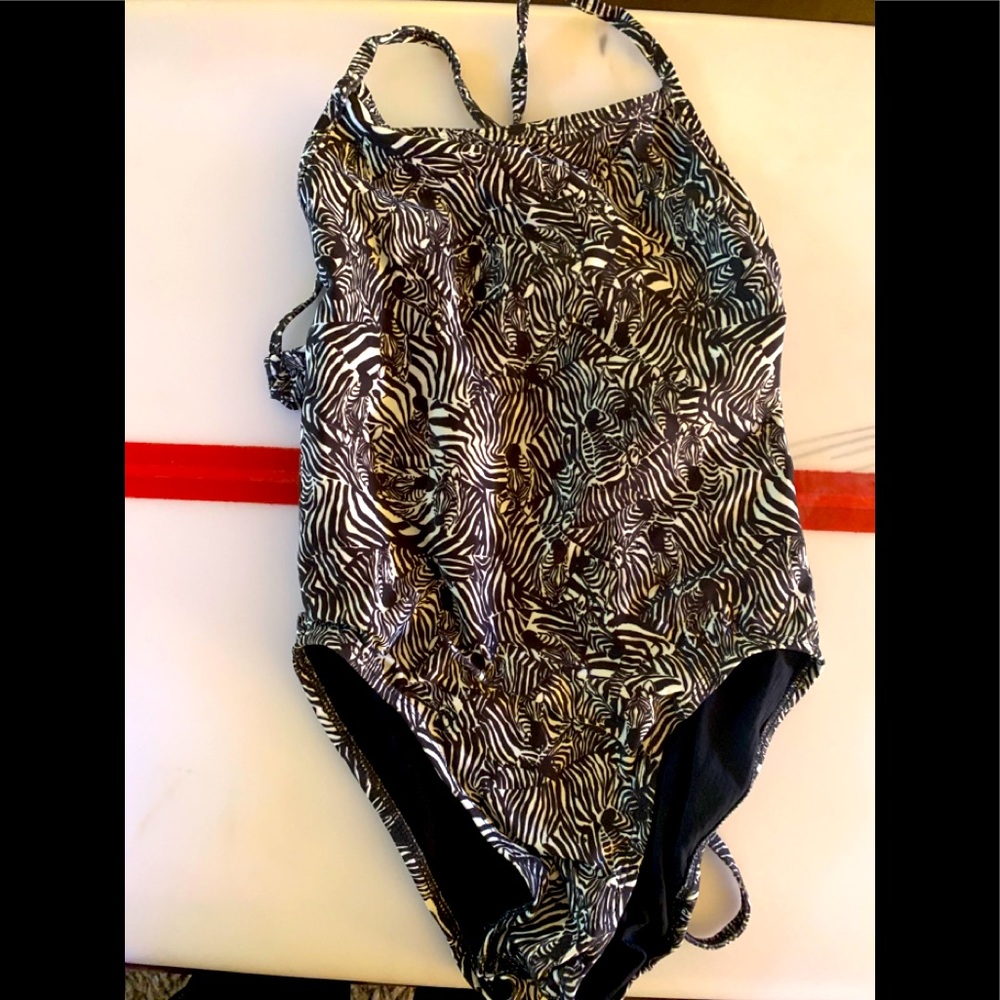 Jolyn tie back, 26 Dayno II